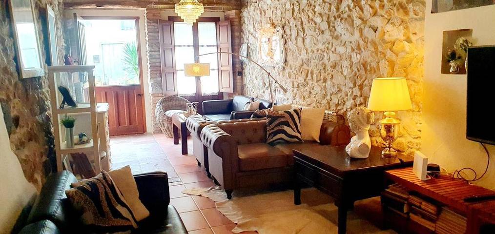 Casa rural para 18 personas, con balcón en Cué - 2