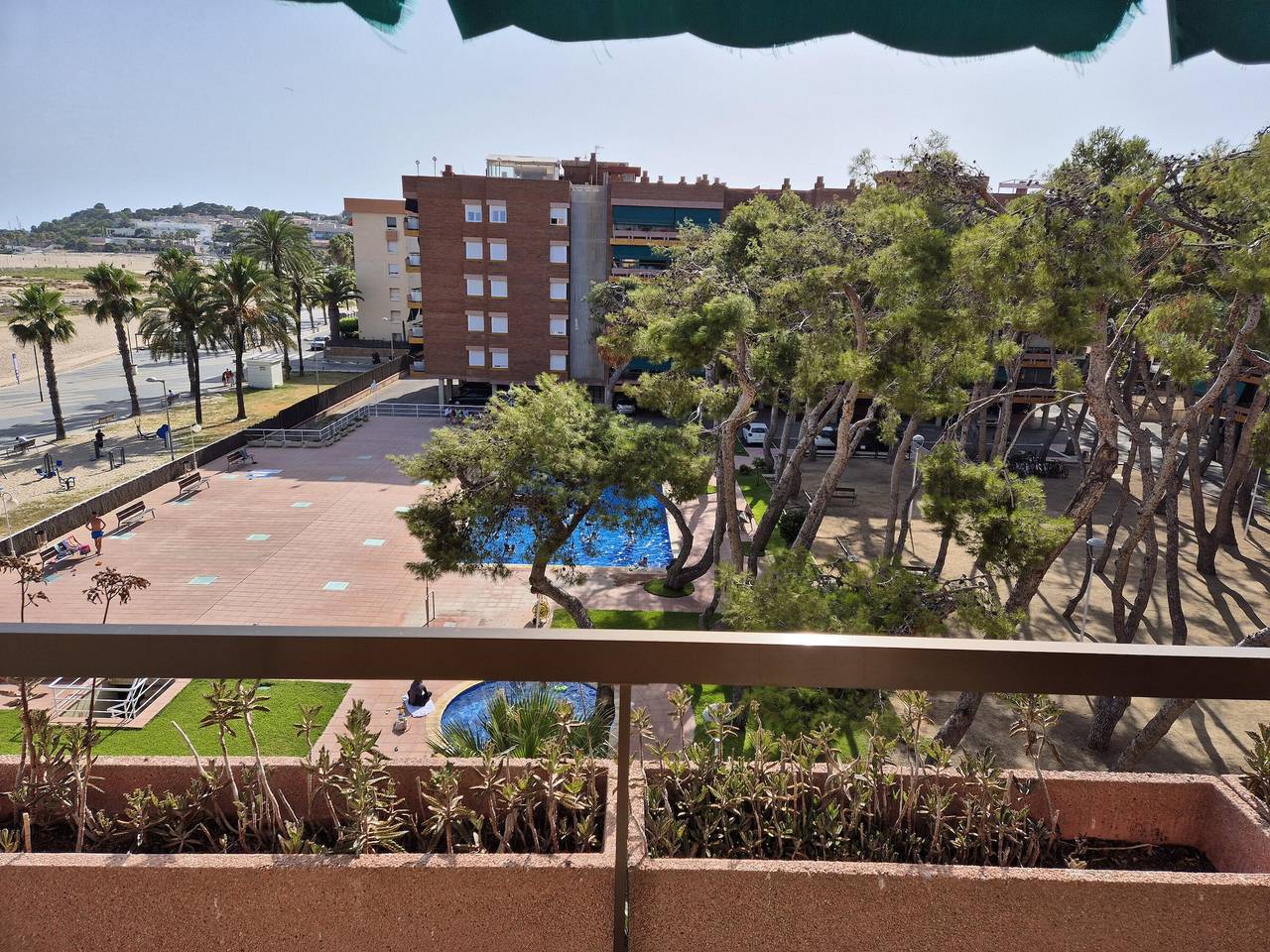 Entire apartment, At037 Els Pins I: Apartamento en primera línea de mar. in Torredembarra, Costa Dorada