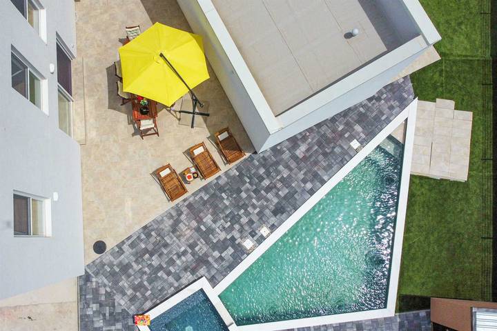 Ferienhaus für 8 Personen, mit Sauna und Garten in Sukosan