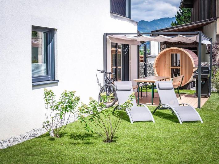 Ferienwohnung für 6 Personen, mit Garten und Ausblick sowie Sauna, mit Haustier