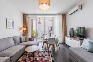 Gîte pour 5 personnes, avec jardin ainsi que balcon et piscine dans Lezhë