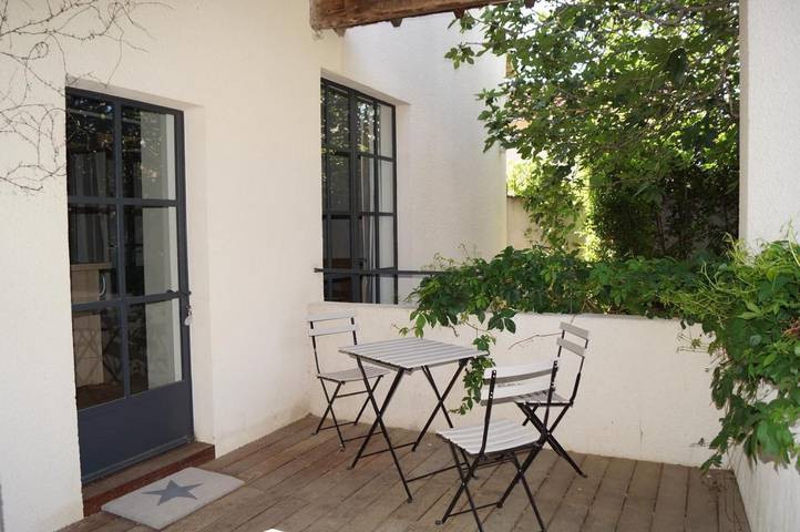 Chambre d’hôte pour 2 personnes, avec piscine ainsi que terrasse et jardin à Eyragues - 4