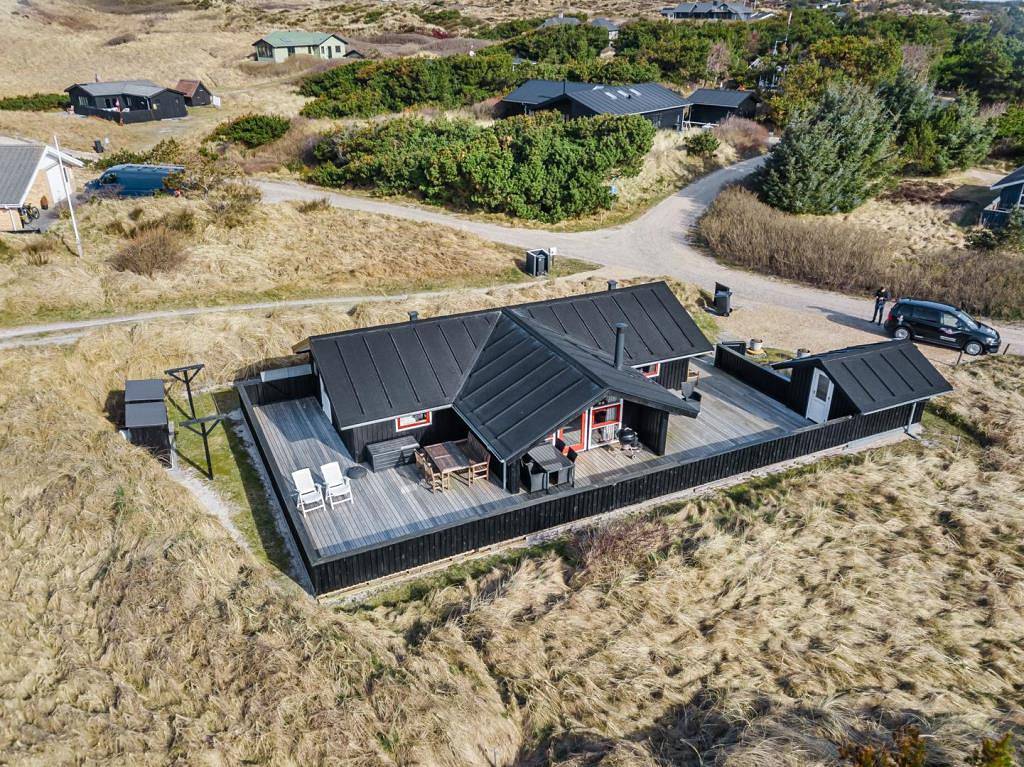 Dieses gemütliche Ferienhaus befindet sich in der Nähe von Henne Mølle Å und der Nordsee. in Henne, Varde