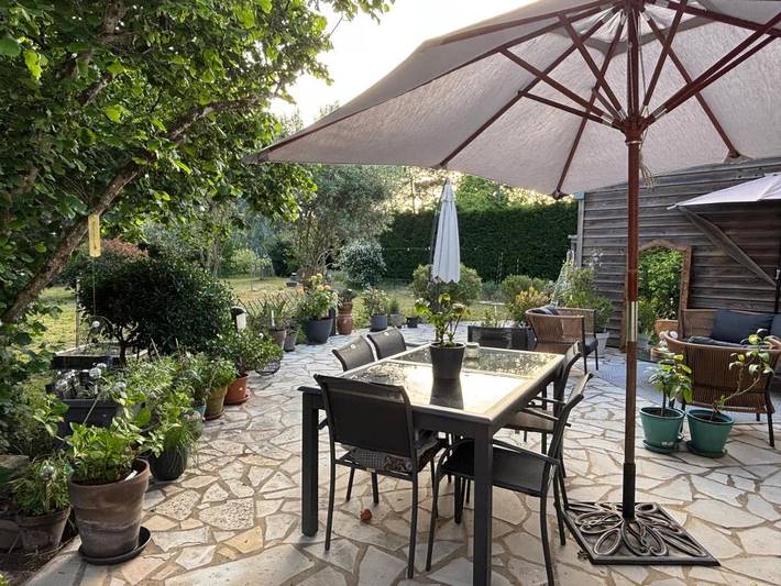Location de vacances pour 8 personnes, avec Terrasse ainsi que Jardin et Vue dans Circuit des 24 Heures du Mans - 3