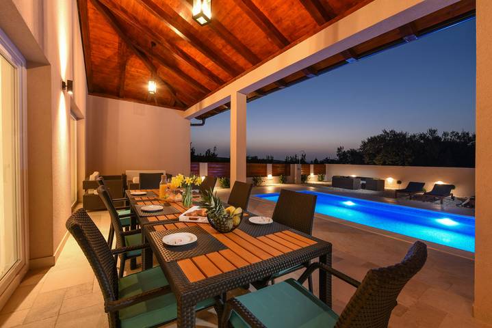 Villa für 8 Personen, mit Terrasse und Garten in Zadar - 4