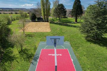 Villa for 45 Guests in Eperrais, Orne, Picture 2