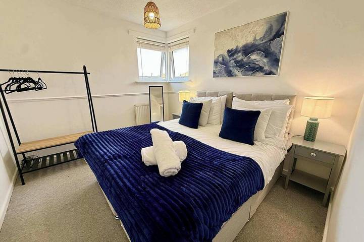 Ganze Wohnung, 2-Bed Milton Keynes Maisonette Parking in Milton Keynes, Südostengland