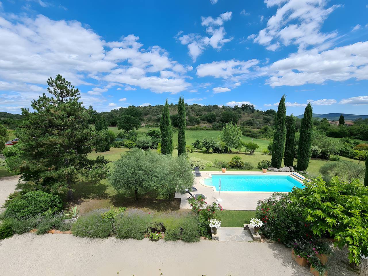 Maison de vacances « Gîte Sur La Voûte » au Mas du tilleul ,grande piscine , terrasse privative . in Courry, Parc national des Cévennes