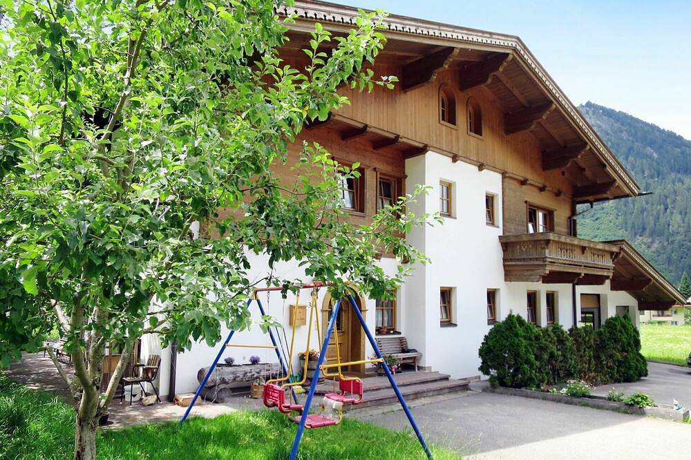 Ganze Wohnung, Herrliche Wohnung für 4 Gäste mit  W-Lan, Tv, Terrasse und Parkplatz in Mayrhofen, Zillertaler Alpen