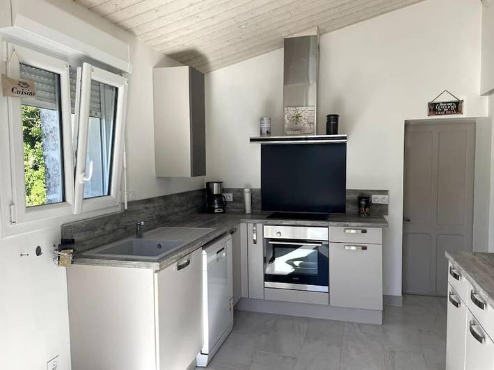 Location de vacances pour 8 personnes, avec terrasse à Corme-Royal - 3
