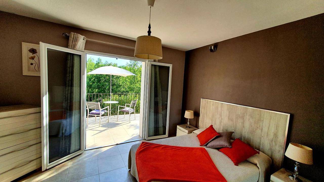 Apartment with Garden View in Saint-Paul-en-Forêt, Côte méditerranéenne (France)