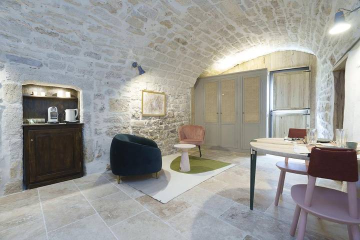 Gîte pour 2 personnes, avec terrasse ainsi que piscine et vue à Balaruc-le-Vieux - 4