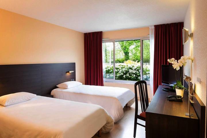 Hôtel pour 2 personnes, avec jardin et piscine, animaux acceptés à Gouesnou - 3