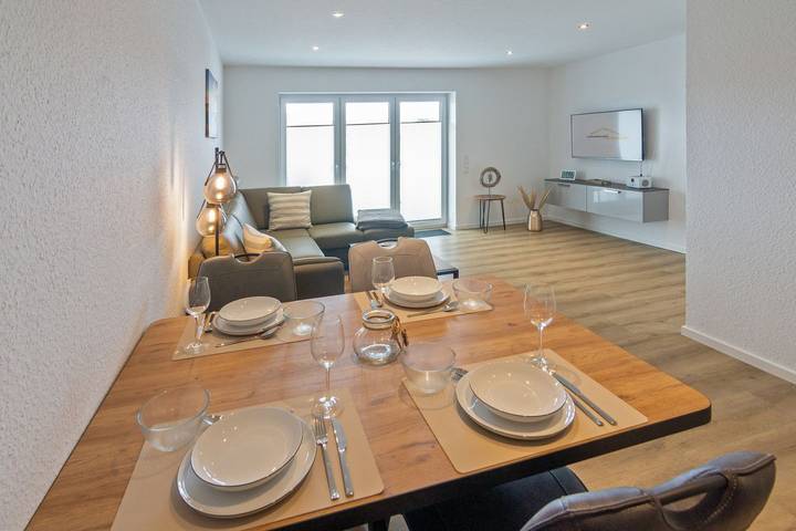 Ferienwohnung für 4 Personen, mit Balkon in Norden und Umgebung