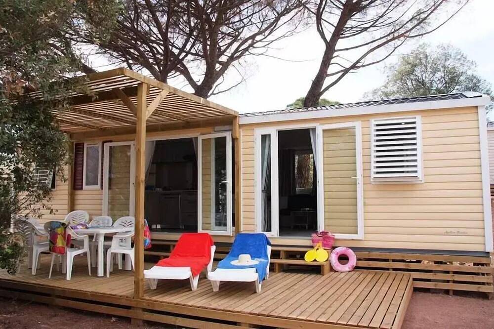 Camping pour 8 Personnes dans Le Muy, Région de Draguignan