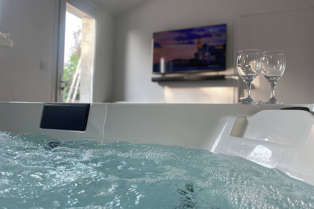 Private Spa & Garden - 10 min from Mont St-Michel in Pontorson, Avranches und Umgebung