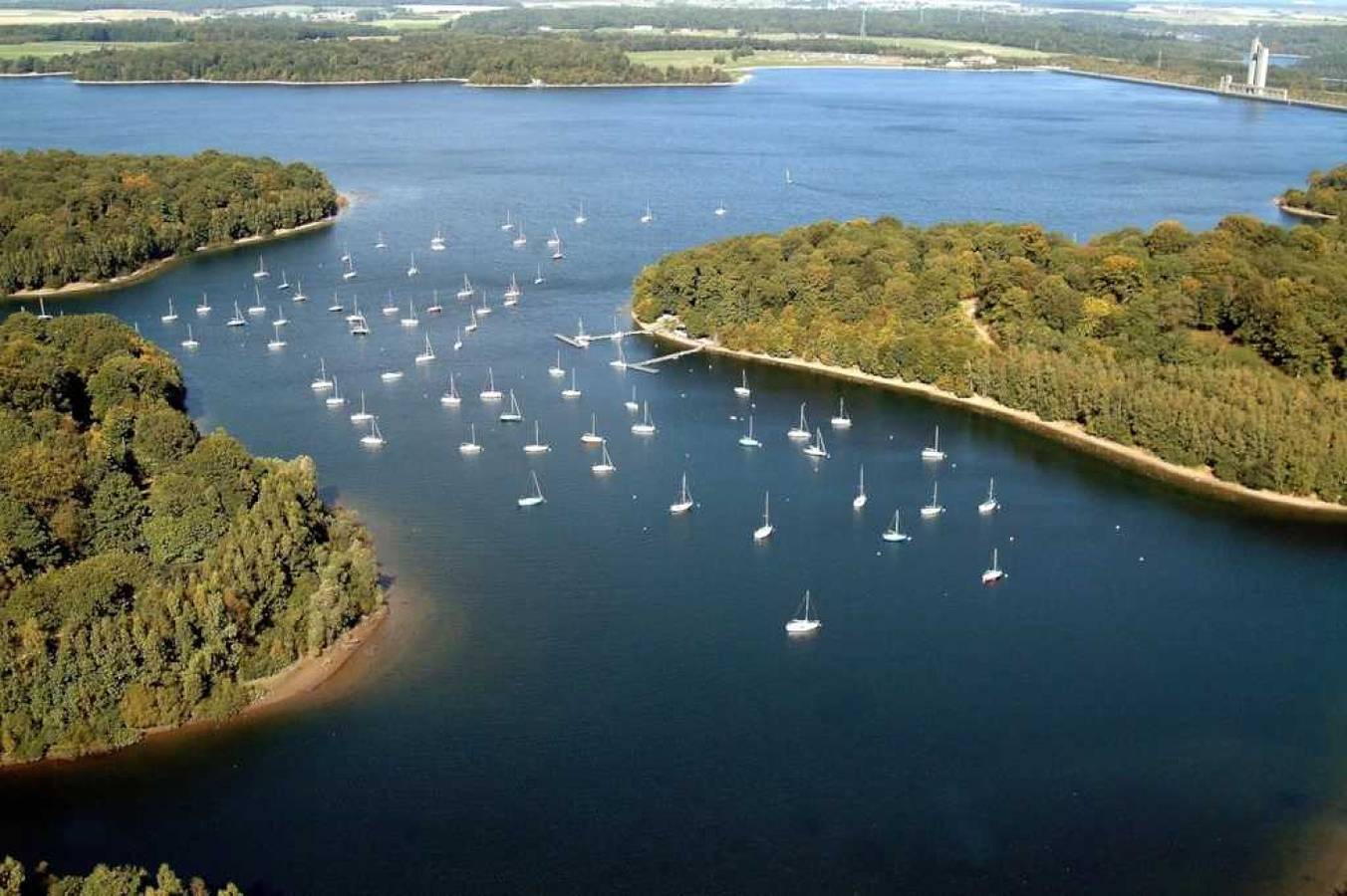 Zecamping 4 étoiles animé pet friendly hammam locatif Tv Lv clim 70m2 in Froidchapelle, Henegouwen