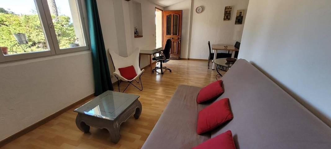 Gîte pour 4 personnes, avec jardin à Trans-en-Provence - 2