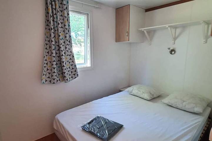 Mobil home pour 5 personnes dans Bayas - 2