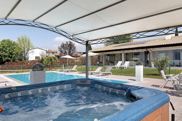 Ferienhaus für 14 Personen, mit Whirlpool und Garten in Bardolino - 3