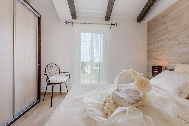 Moderne Villa Marusha mit privatem Pool in der Nähe von Porec u. Rovinj in Sveti Petar u Šumi, Zentralistrien