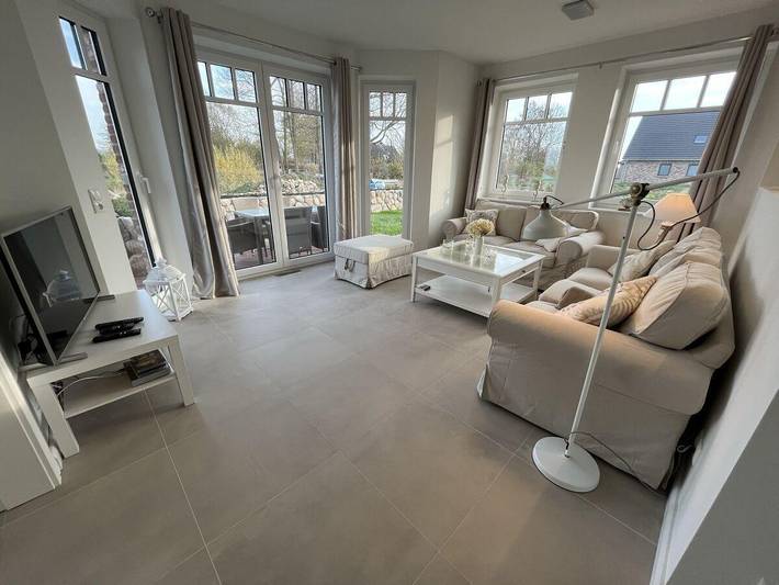 Ferienhaus für 10 Personen, mit Terrasse und Garten sowie Whirlpool, kinderfreundlich in Tetenbüll - 4