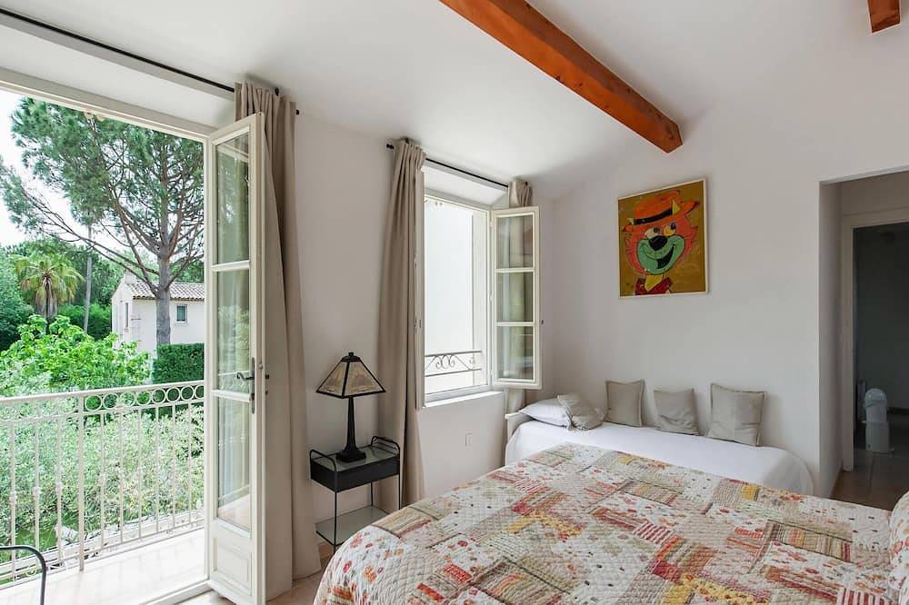 Villa in Gassin near Saint Tropez Beaches in Gassin, Mediterranean Coast (France)