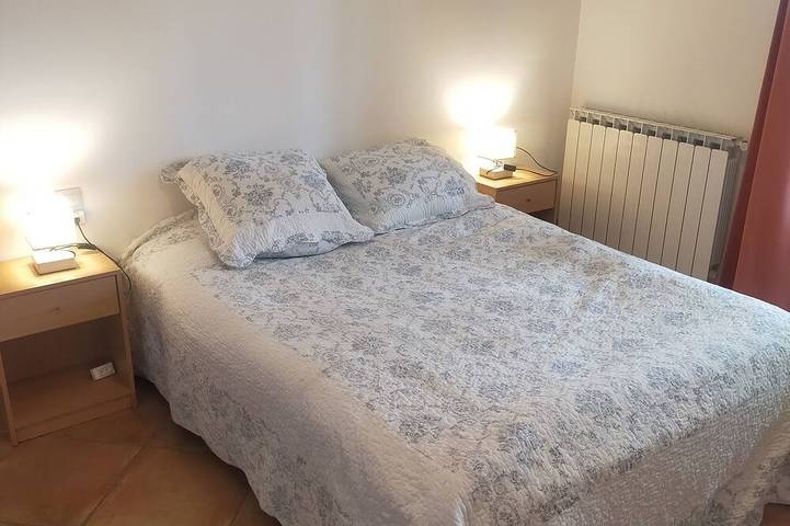 Péniche pour 6 personnes, avec Terrasse et Jardin en Provence-Alpes-Côte d'Azur - 3