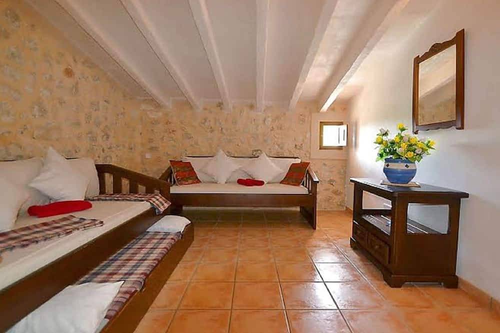 Casa rural en Mallorca con piscina y vistas in Villafranca de Bonany, Interior de Mallorca