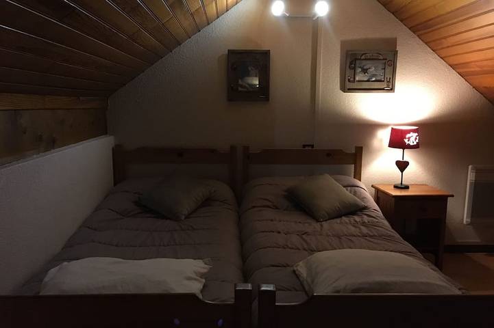 Appartement entier, Beau triplex avec balcon et vue sur la montagne, proche ski- Accès Wifi in Saint-Lary-Soulan, Parc national des Pyrénées
