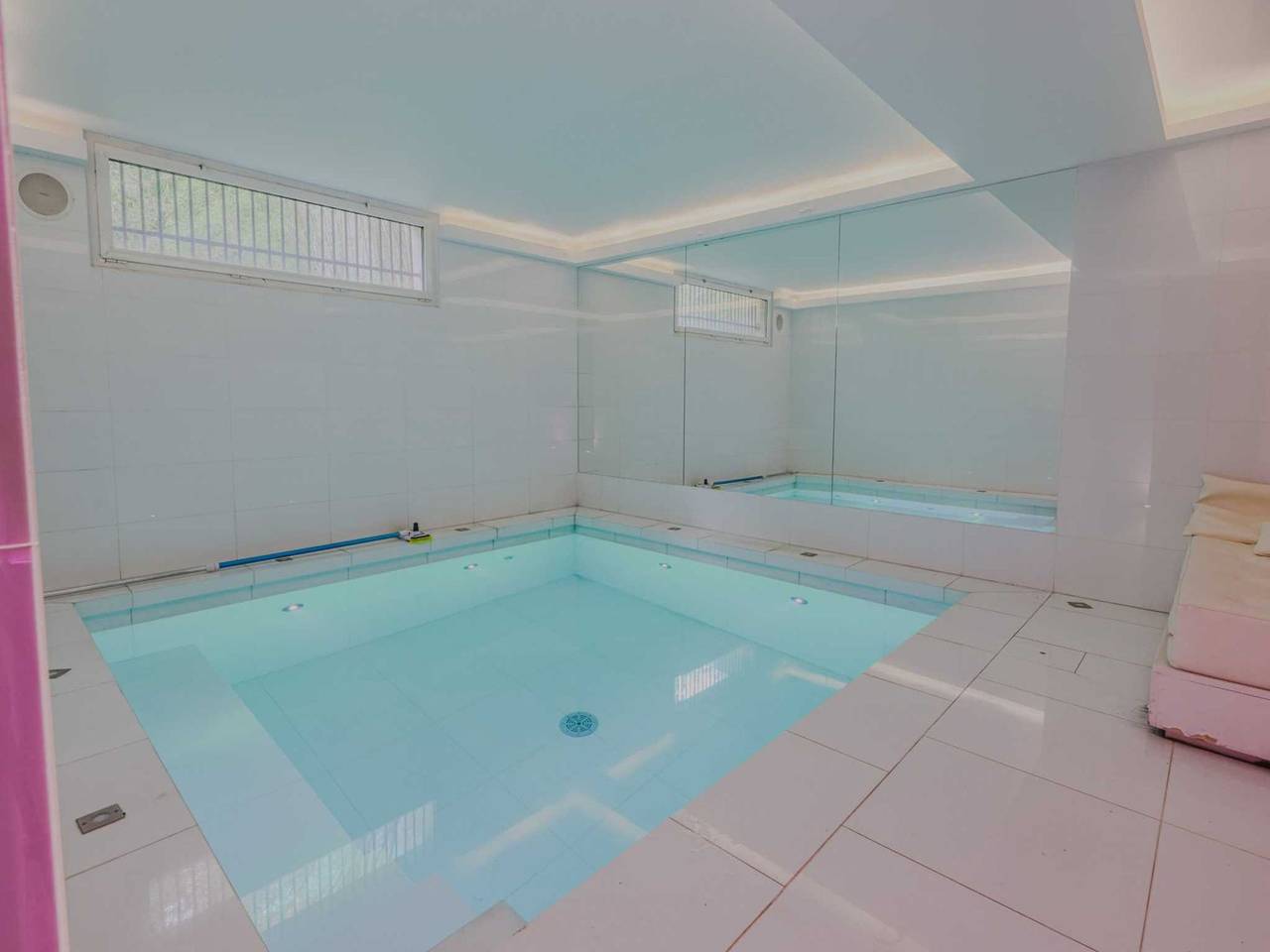 Appartement entier, Mansion with swimming pool - 5Bd/10P - Neuilly in Neuilly-sur-Seine, Hauts-de-Seine
