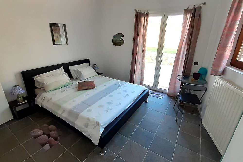 Panoramahuis appartementen met uitzicht op de zee en het fort, bovengronds zwembad, zen in Methoni, Messenia