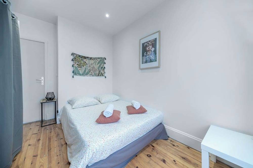 Entire apartment, Appartement Lumineux en Centre Ville Avec Parking in Vichy, Vichy region