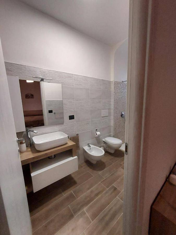 Chambre d’hôte pour 3 personnes, avec vue et balcon à Bari - 4