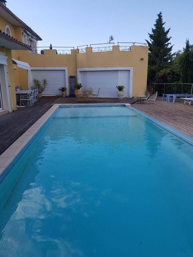 Location de vacances pour 3 personnes, avec vue ainsi que piscine et jardin, adapté aux familles à Calvisson - 2
