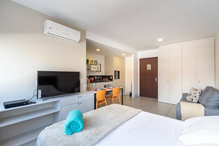 Casas e apartamentos de temporada para 2 pessoas, com piscina e jardim e ainda vista, com animais de estimação em Porto Alegre