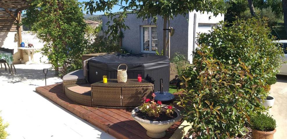 Appartement de vacances pour 2 personnes, avec vue et jardin