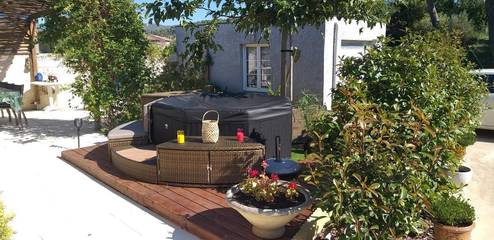 Cottage pour 2 personnes, avec jardin et vue à Capendu