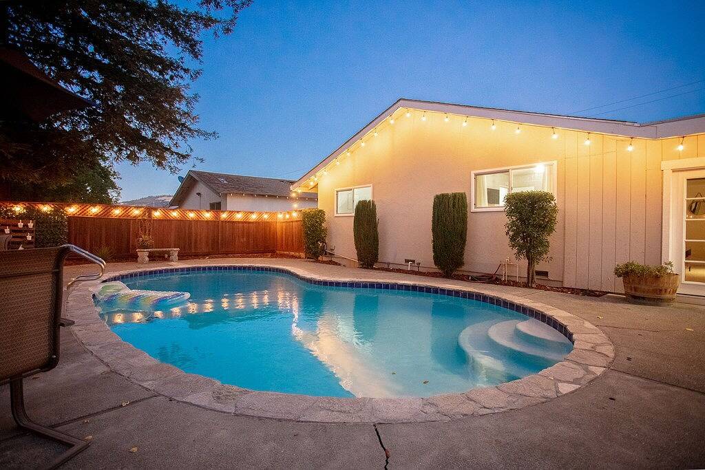 Home near Calistoga w/ heated pool & hot tub in Santa Rosa, California North Coast