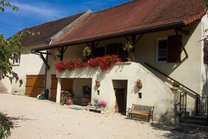 Maison d’hôte pour 2 personnes, avec vue ainsi que jardin et terrasse, animaux acceptés à Saint-Boil