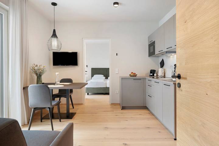 Ferienwohnung für 2 Personen, mit Balkon und Garten in Lana