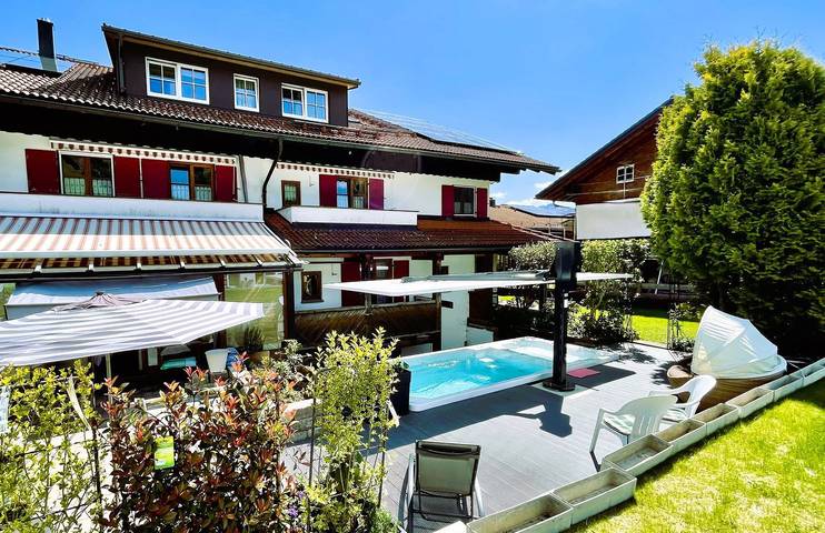 Ferienwohnung für 2 Personen, mit Balkon und Whirlpool sowie Pool und Sauna in Bolsterlang, Hörnerdörfer