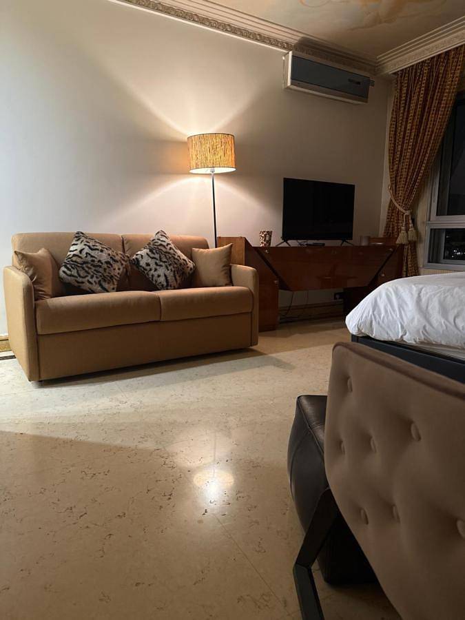 Ferienwohnung für 2 Personen, mit Balkon und Whirlpool sowie Terrasse und Garten in Paris - 4