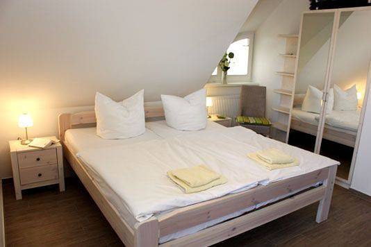 Ganze Wohnung, Ferienwohnung mit Balkon in strandnaher Lage hinter dem Deich in Dierhagen Strand, Dierhagen
