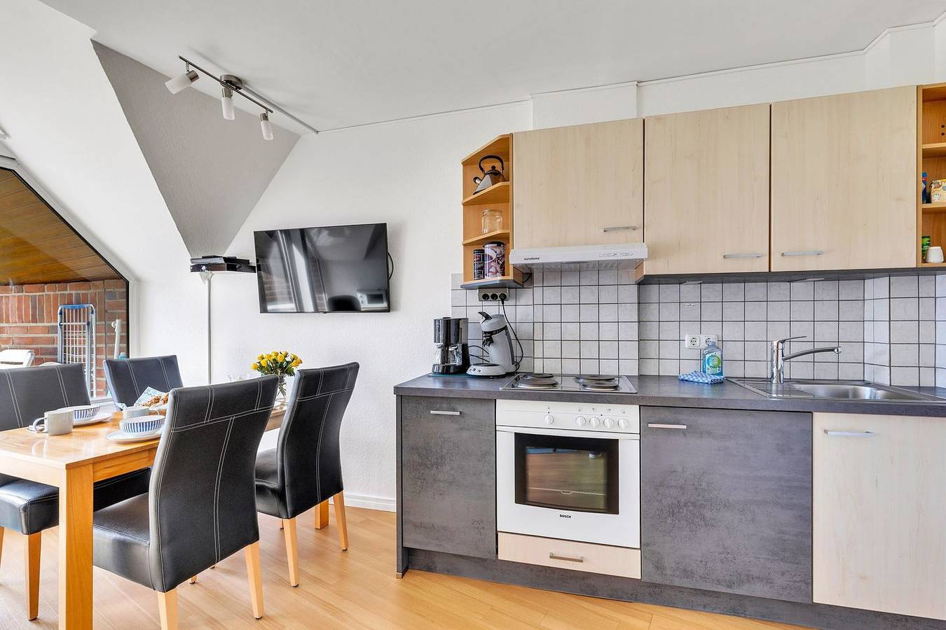 Ganze Wohnung, Linda - Balkon mit Meerblick, eigener Strandkorb am Strand, Schwimmbad, Sauna in Kronsgaard, Schleswig-Flensburg