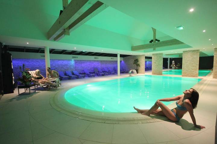 Hôtel pour 2 personnes, avec piscine ainsi que terrasse et sauna, animaux acceptés