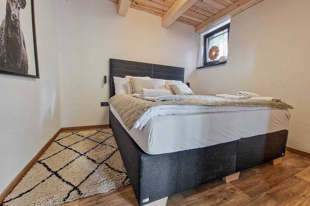 Luxury Chalet with Hot Tube & Sauna in Jasna Ski resort in Liptovský Mikuláš, Jasná Nízke Tatry