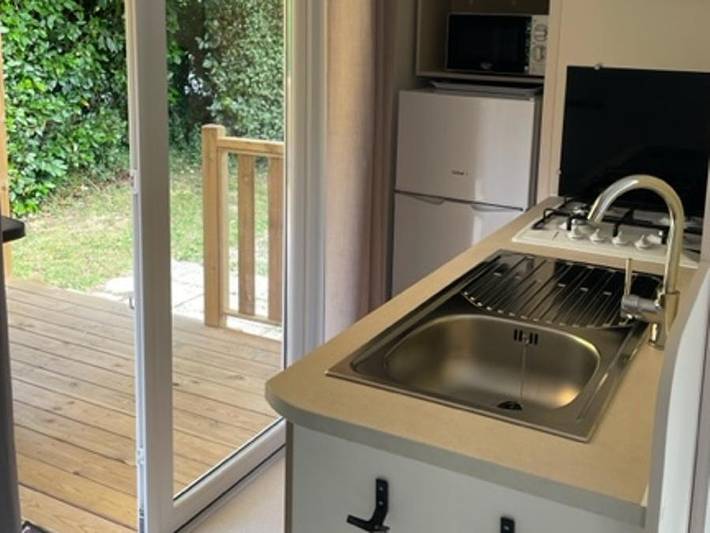 Camping Le Welcome - Mobilheim 4 personen - Mh 2Ch Premium - Überdachte Terrasse in Mesquer, Côte d'Amour