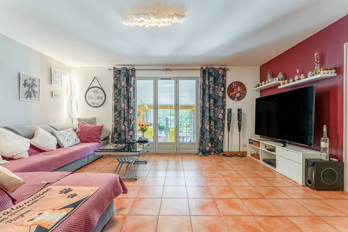 Villa « Les Cerisiers » : vue montagne, terrasse privée Wi-Fi in Faucon, Parc naturel régional du Mont-Ventoux