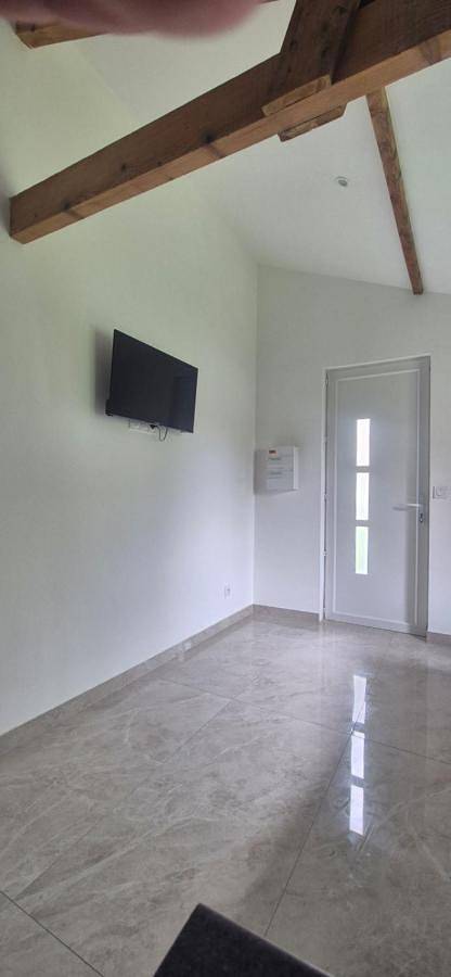 Appartement entier, Studio cosy avec vue jardin et cadre paisible in Villeneuve-le-Roi, Val-de-Marne